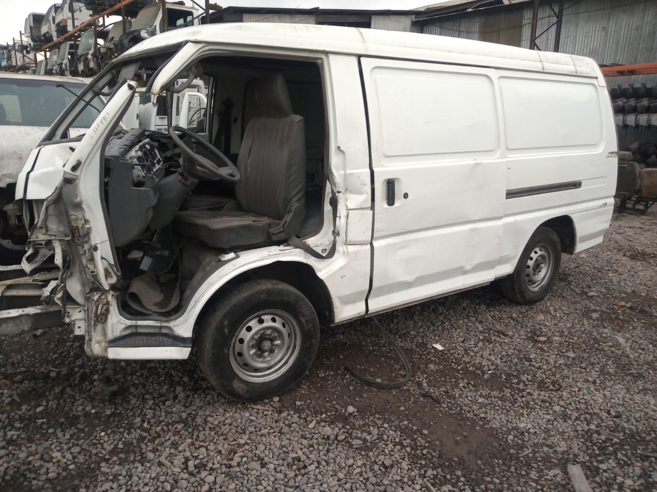  Mitsubishi L300 2011    EN DESARME